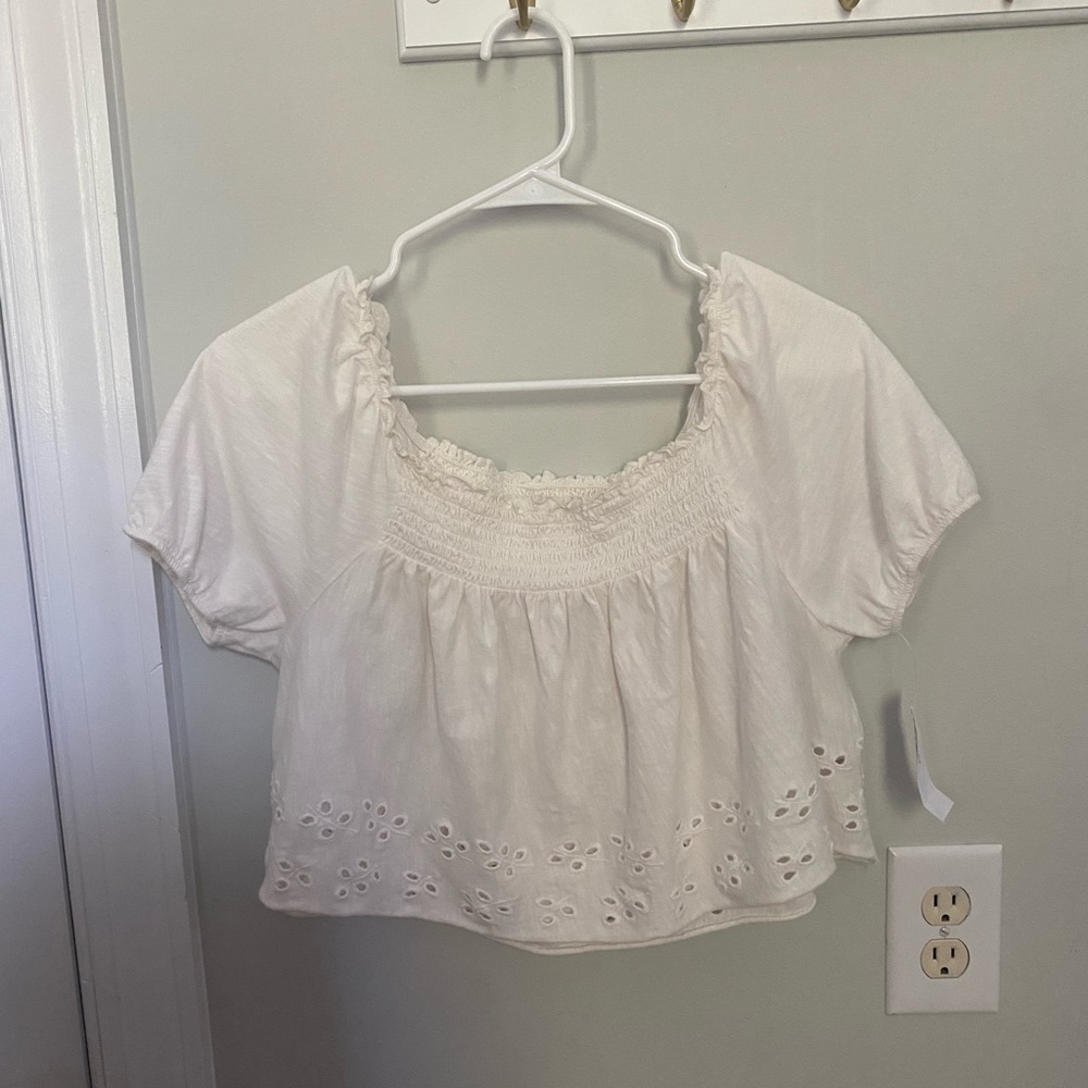 American Eagle || White || XS - Cropped white puff sleeve top